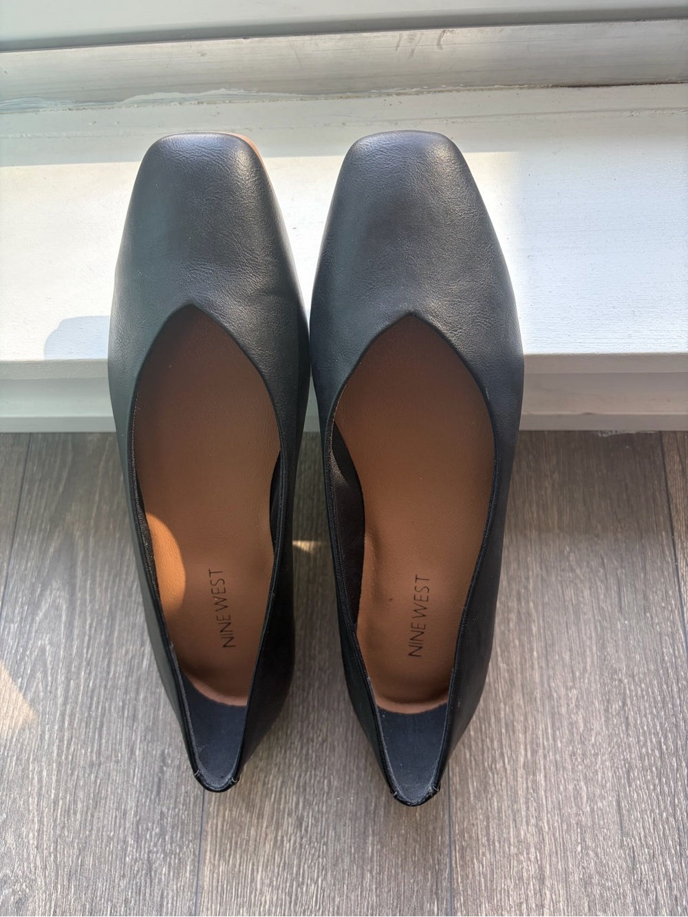 Nine West Black Square-Toe Ballet Flats with Tan Insole - Size 8